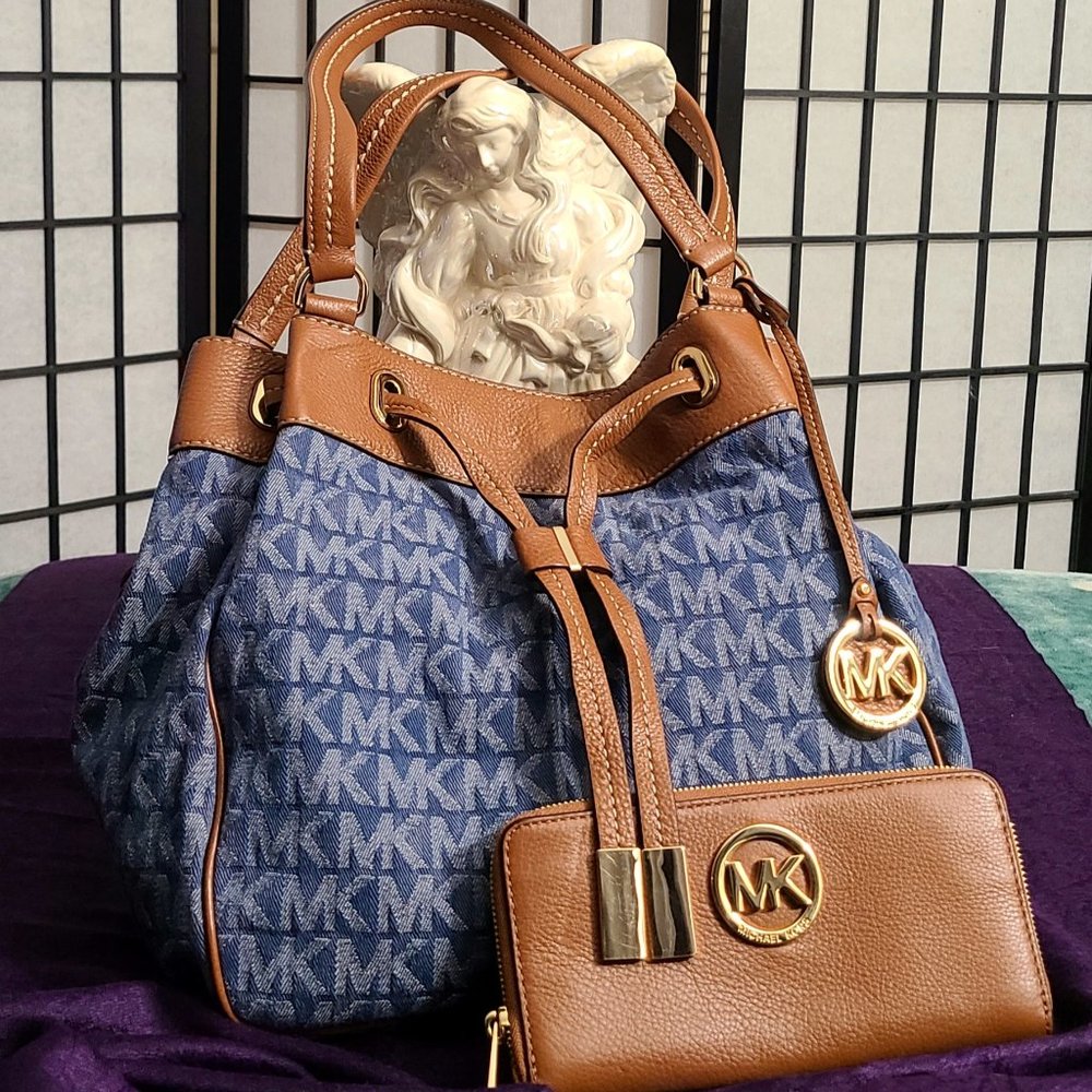MICHAEL KORS Marina Tote & Matching Fulton Wallet